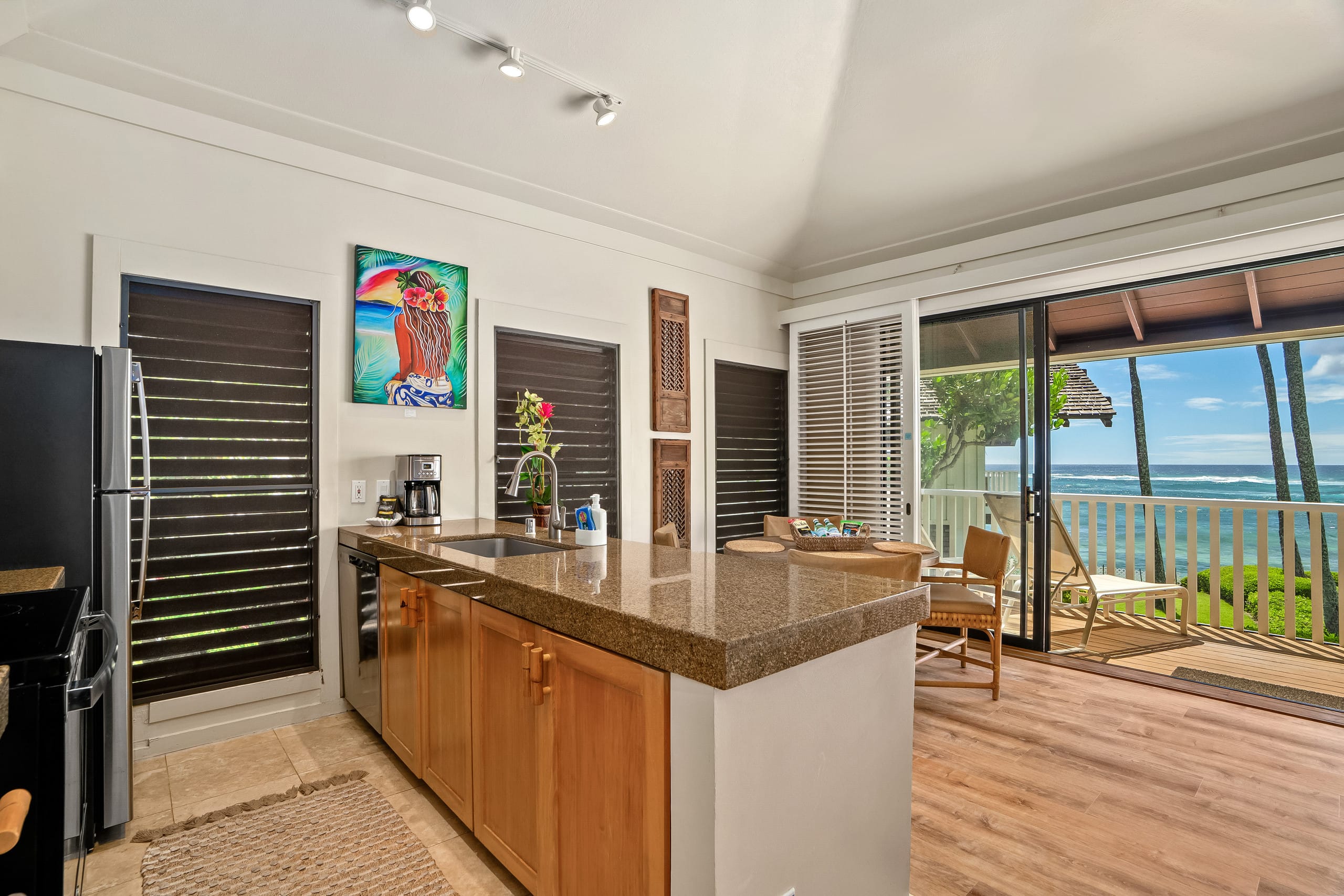 KP9 Beachfront Ocean View | AC • Pool • Modern - Image 8