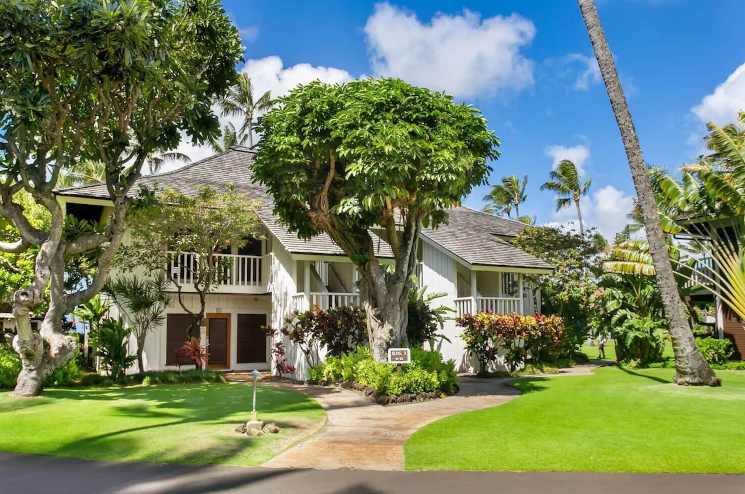 KP9 Beachfront Ocean View | AC • Pool • Modern - Image 33