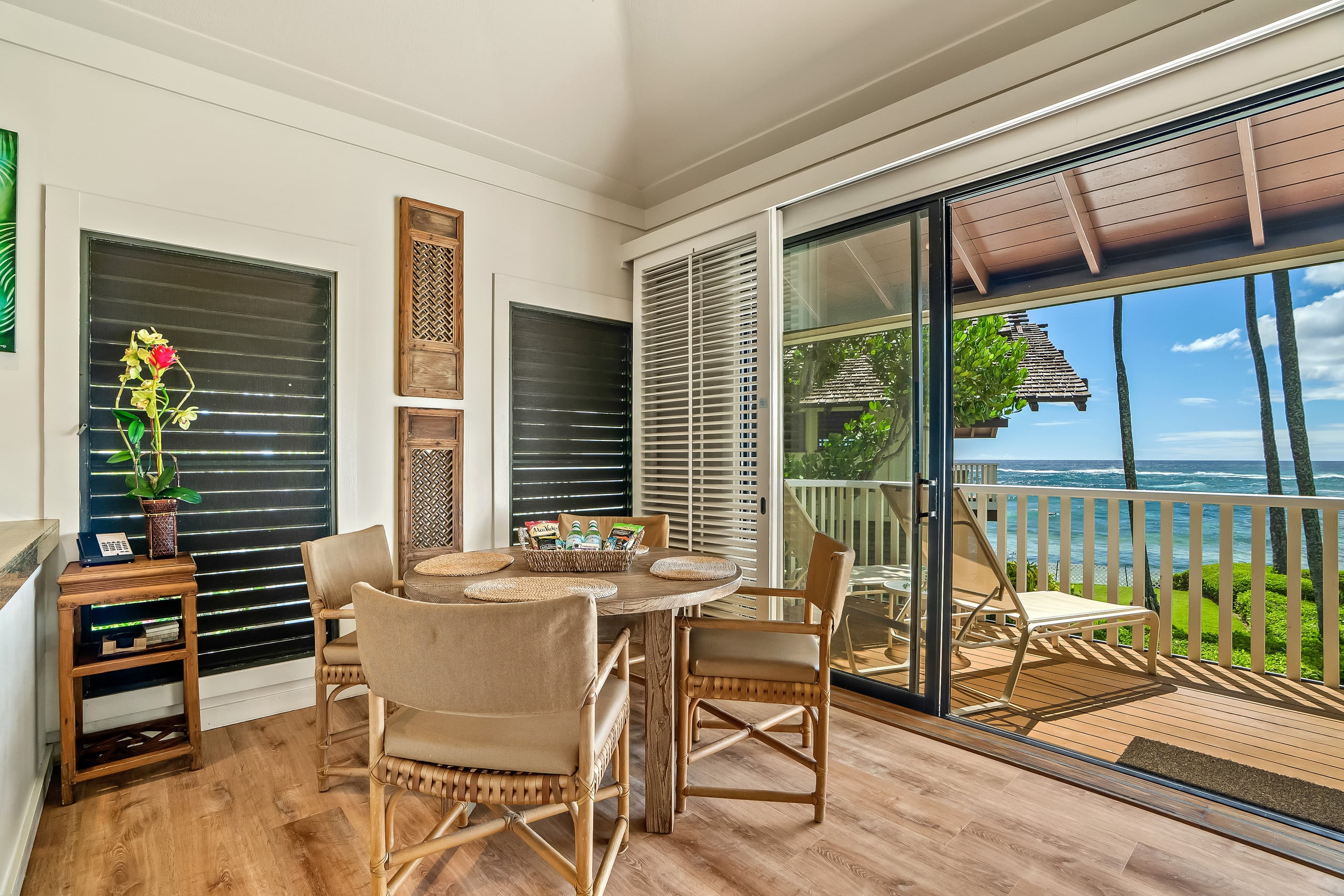 KP9 Beachfront Ocean View | AC • Pool • Modern - Image 14