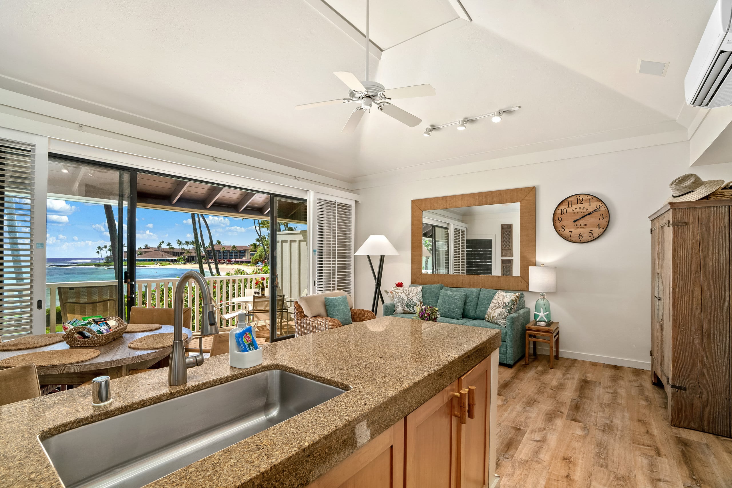 KP9 Beachfront Ocean View | AC • Pool • Modern - Image 50