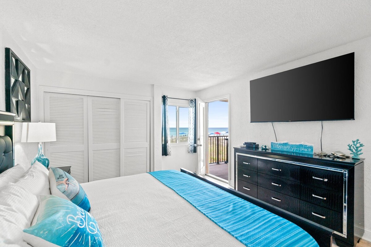 Dormitorio principal con acceso al balcón