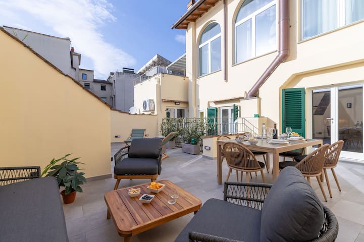 Design Florence Suite with large Terrace