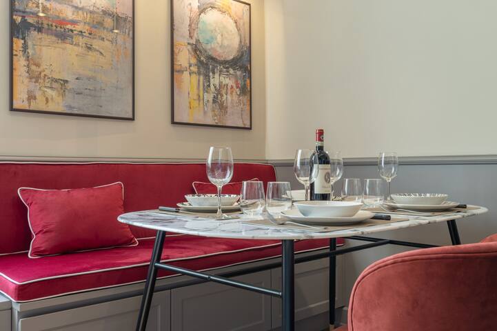 Design Florence Suite with large Terrace gallery image 4