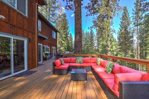 Quiet Family Home with Hot Tub & Game Room