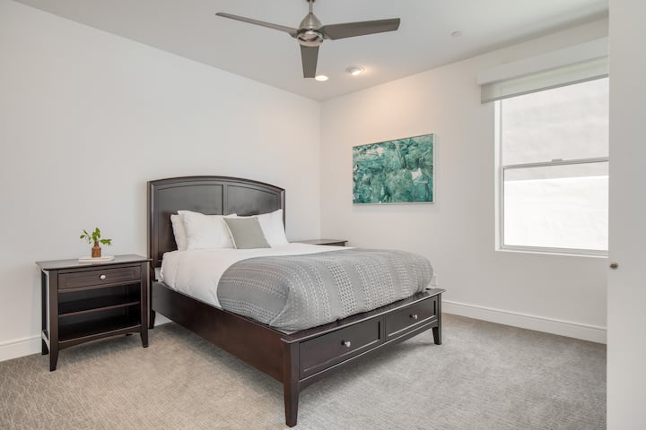 Polo Villa 5, dormitorio 3 cuenta con una cama tamaño queen.