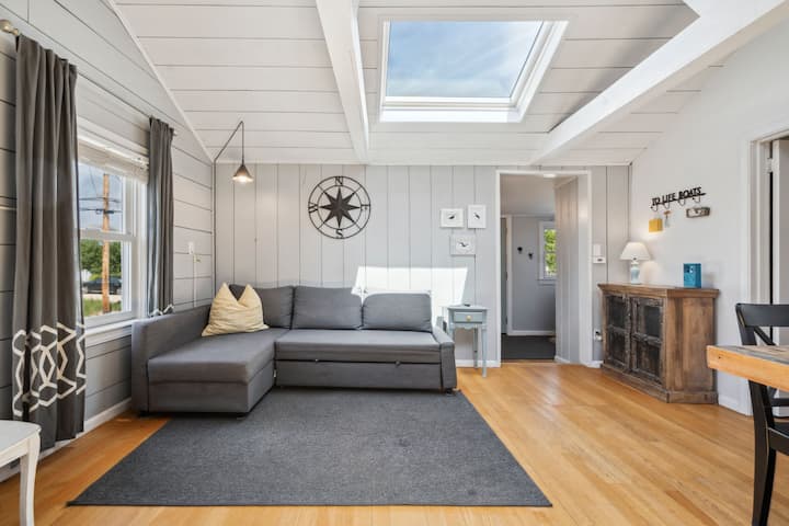 Plum Pet-friendly | Walk To Basin | Screened Porch - Salisbury, MA