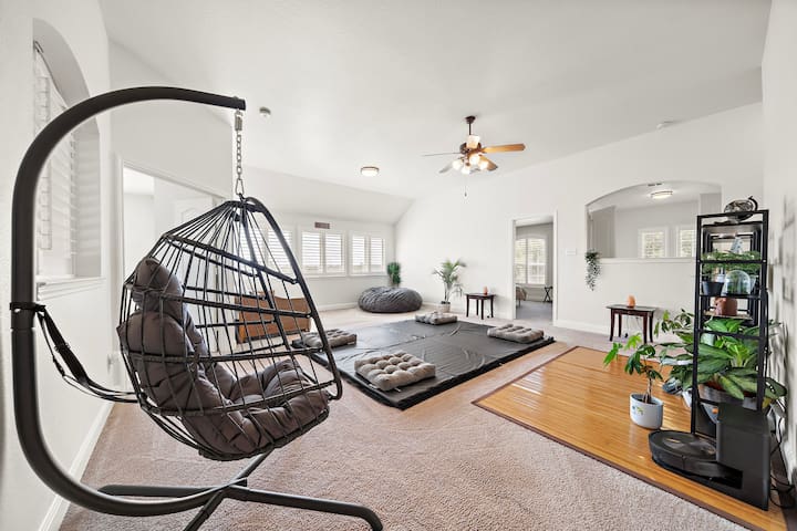 Austin Epic Stay | Yoga Gym | BBQ Yard WiFi Games