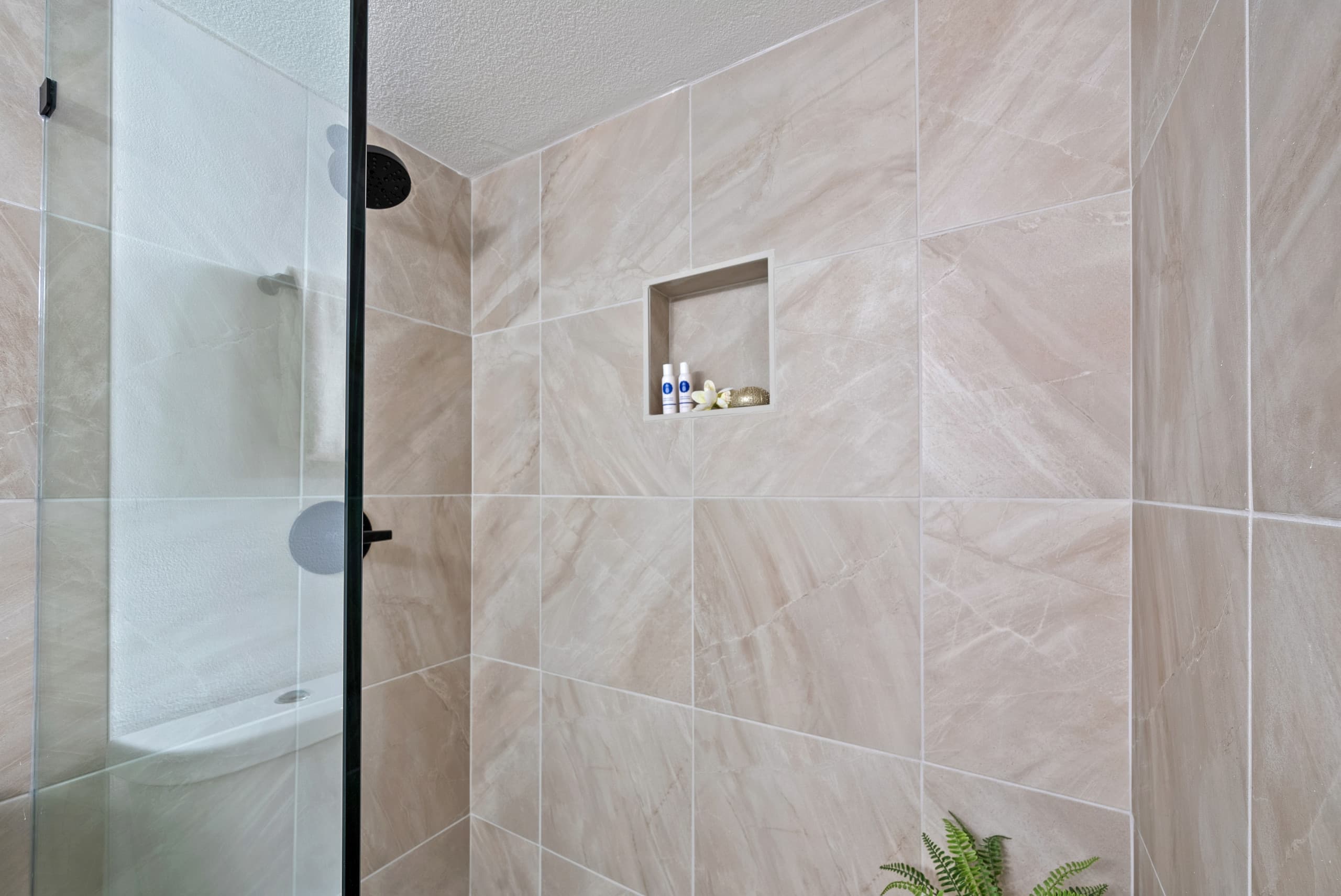 Condo in Kihei · ★5.0 · 1 bedroom · 2 beds · 2 baths - Image 27