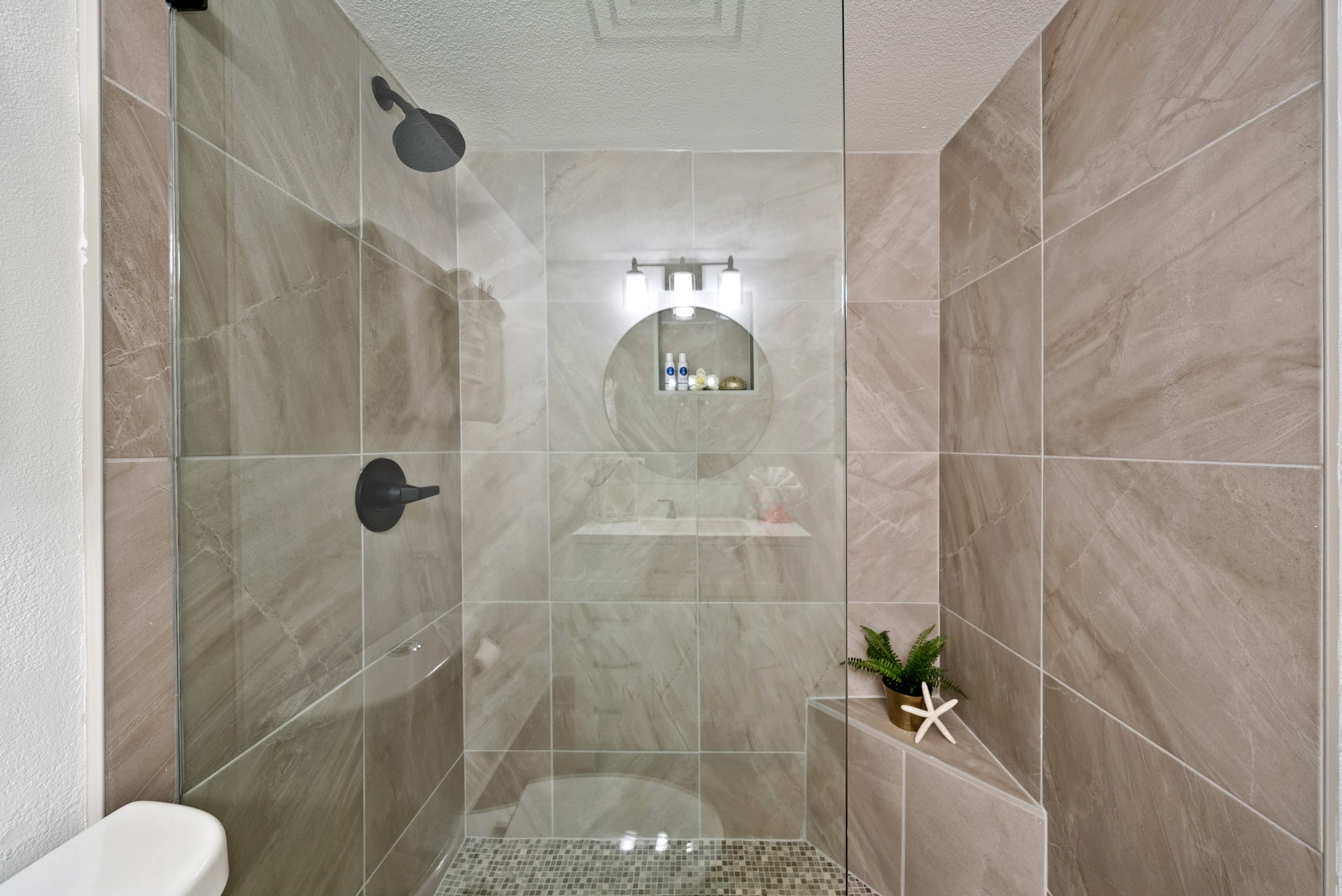 Condo in Kihei · ★5.0 · 1 bedroom · 2 beds · 2 baths - Image 32