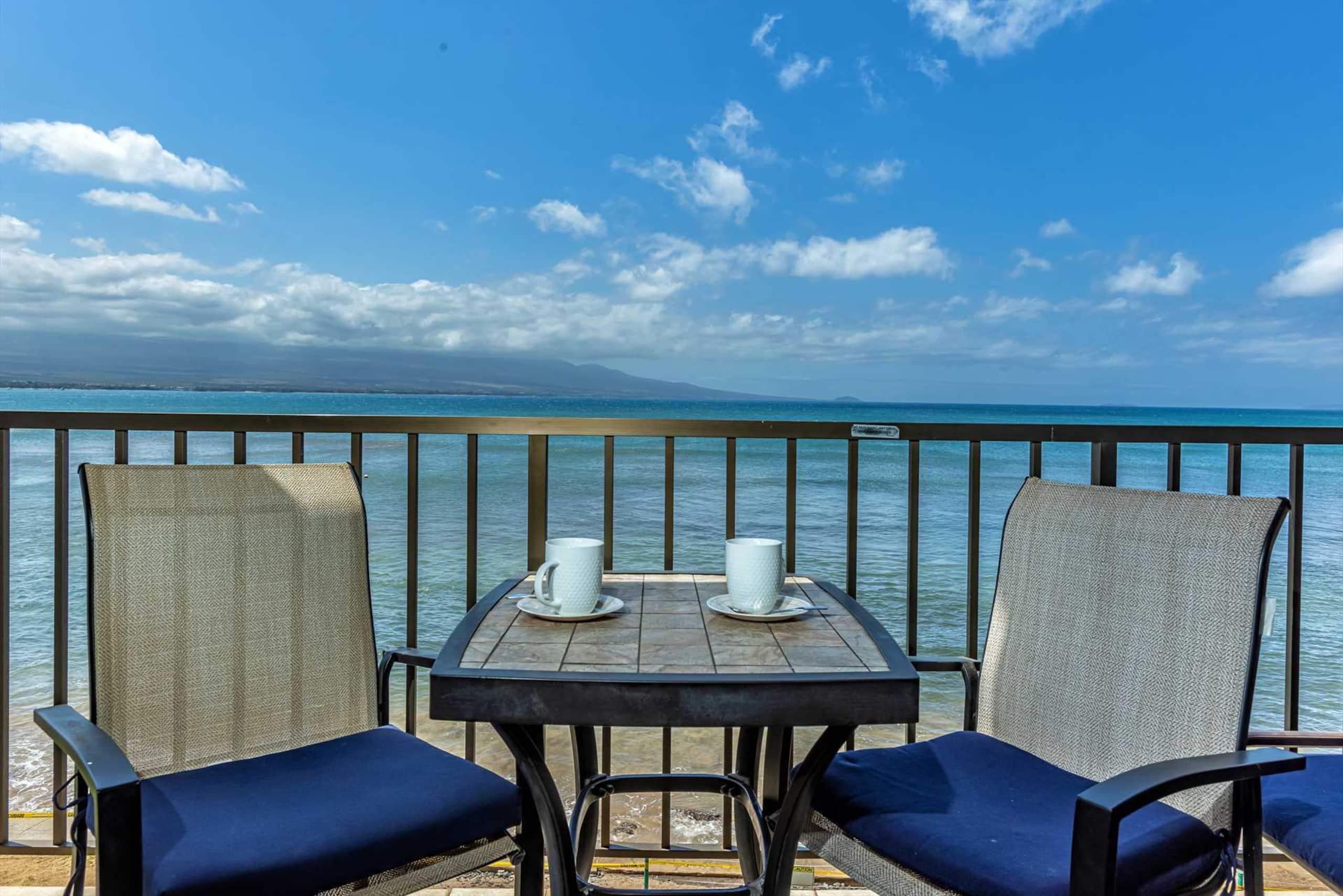 Condo in Wailuku · ★4.71 · 2 bedrooms · 3 beds · 2 baths - Image 1