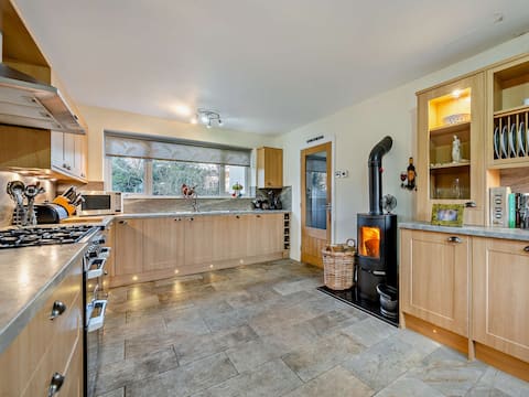 3 Bed in Gosforth (94106)