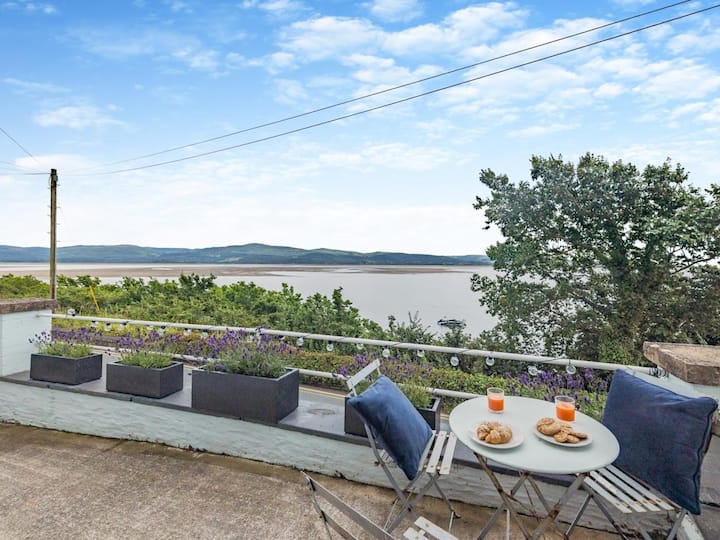 4 Bed in Aberdovey (oc-94232)