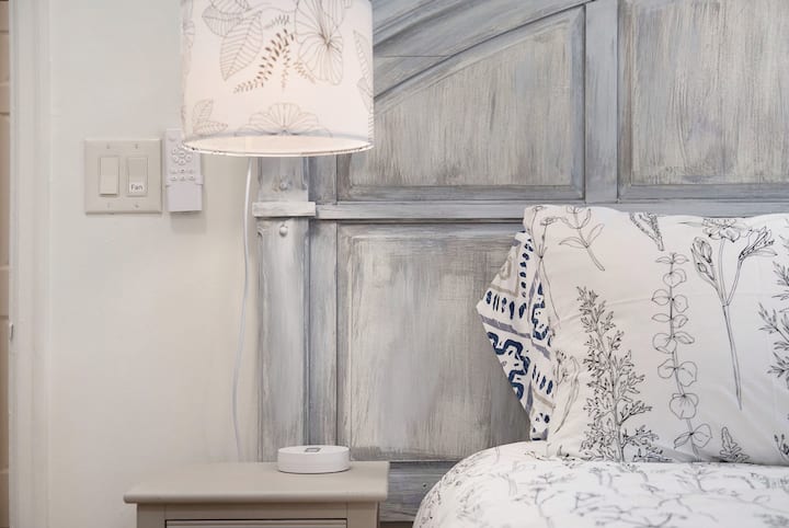 Bračni krevet (širine 150 – 179 cm): uživajte u udobnosti na mekanom bračnom krevetu!