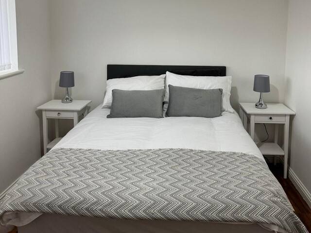 Apt Sleeps5-Parkg-Netflix-near city centre/Etihad gallery image 5