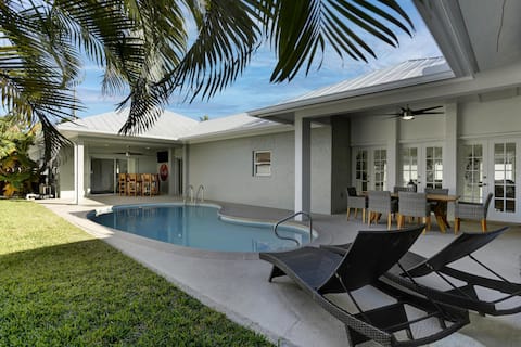 Fully Renovated 4 bedroom, 3 bathroom Pool Home