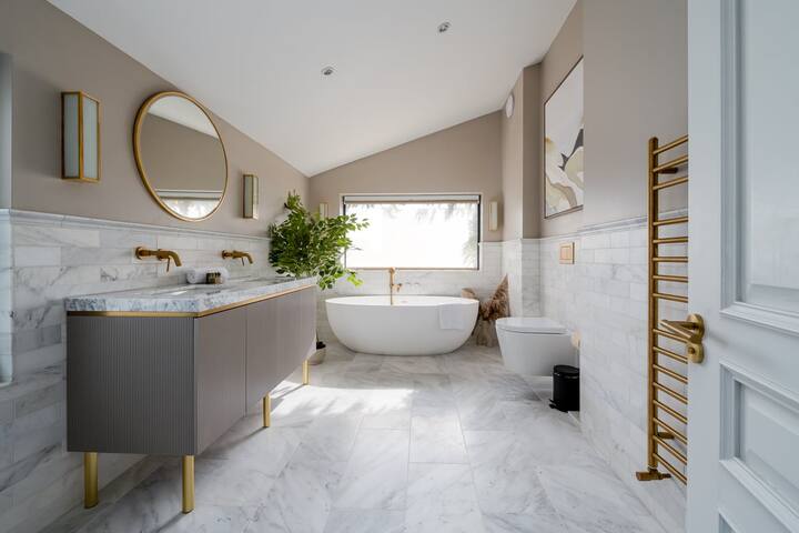 GuestReady – Luxurious home in Archway gallery image 4