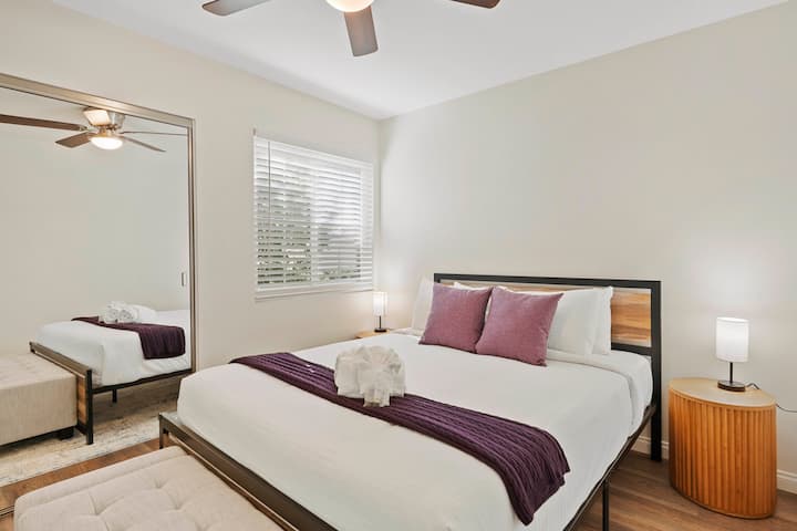 Chumba cha 3 cha kulala (kitanda aina ya queen, AC, feni ya dari)