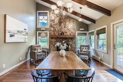 Berkshire 6BR Estate • Pool, Hot Tub, Game Room