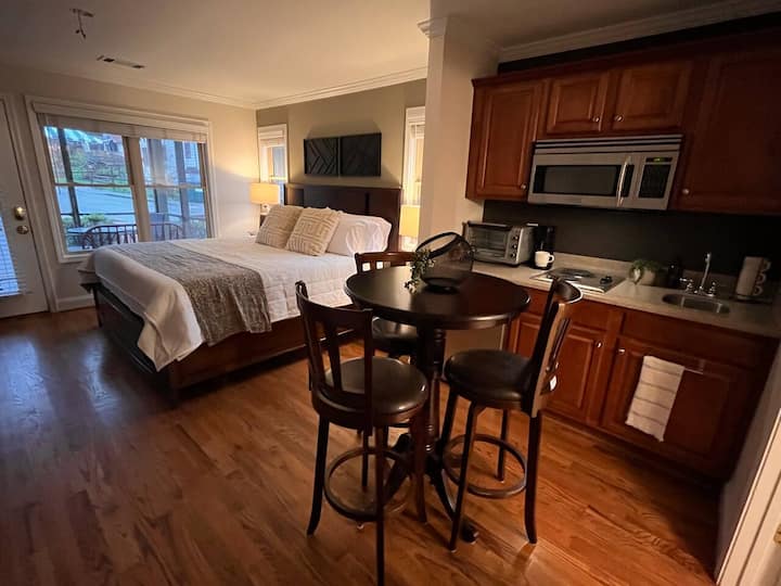 Walk To City Center! Updated Studio Just Off Main - Helen, GA
