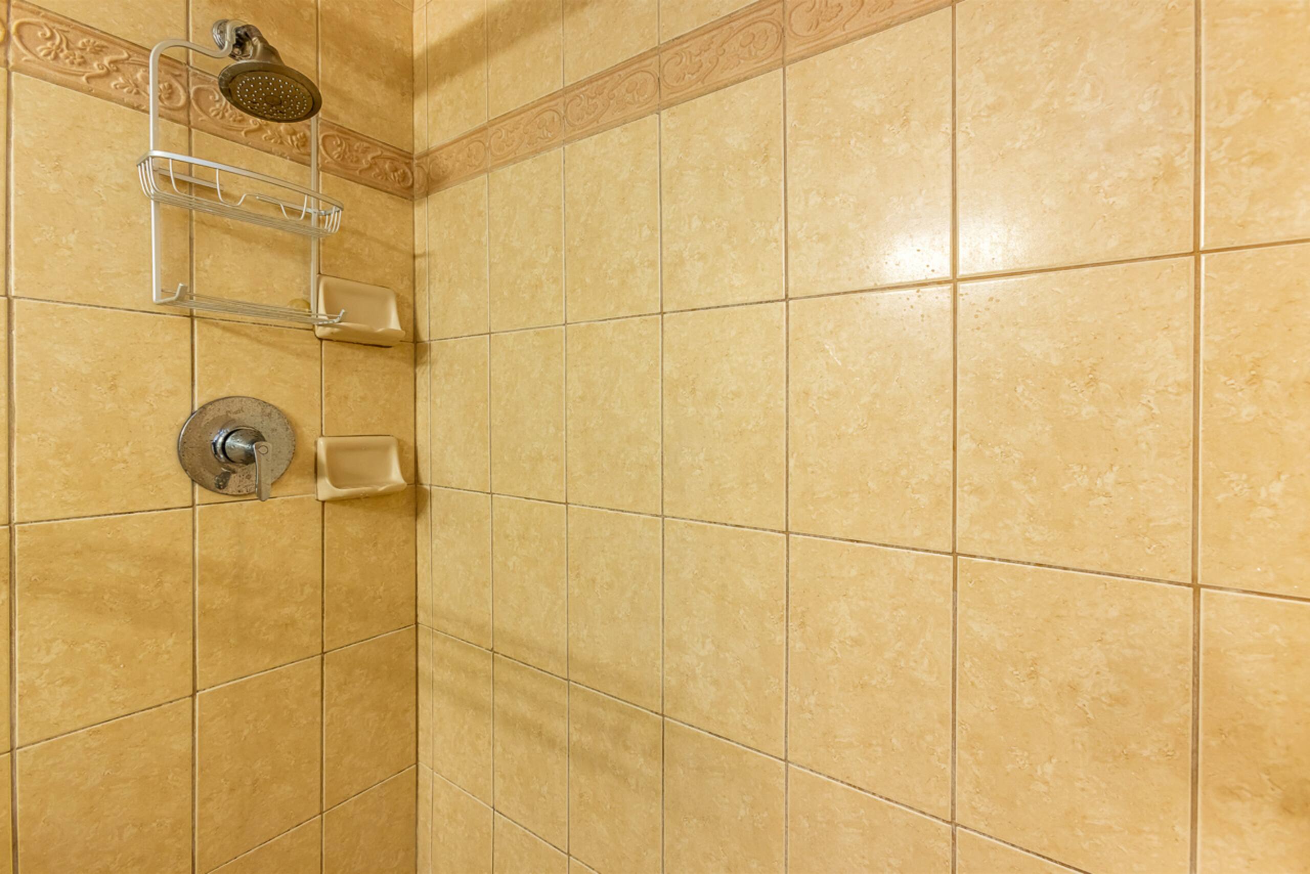 Condo in Kihei · ★4.33 · 1 bedroom · 2 beds · 2 shared baths - Image 25
