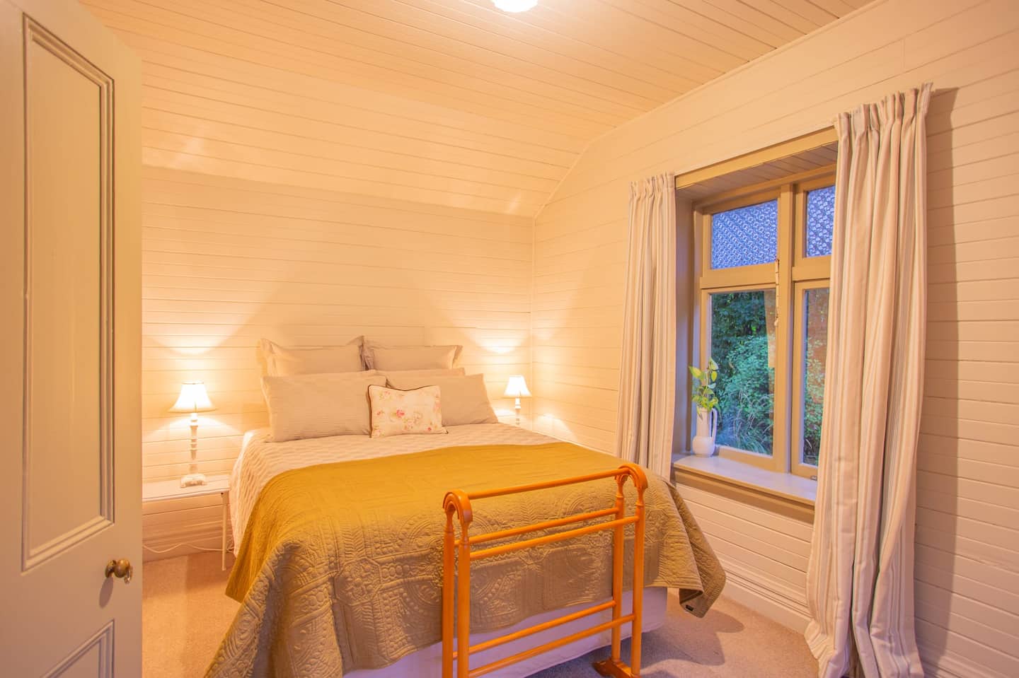 City Break Cottage For Couples 27 Mins Chc Airport 2