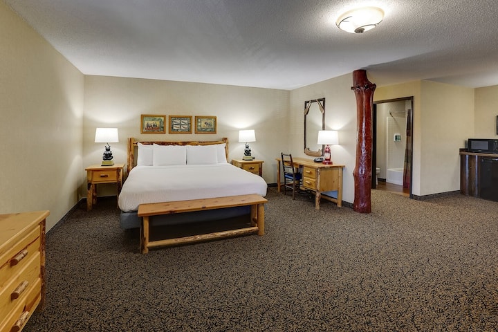 Central Moline Stay | 1 Unit | Near Downtown - Davenport, IA
