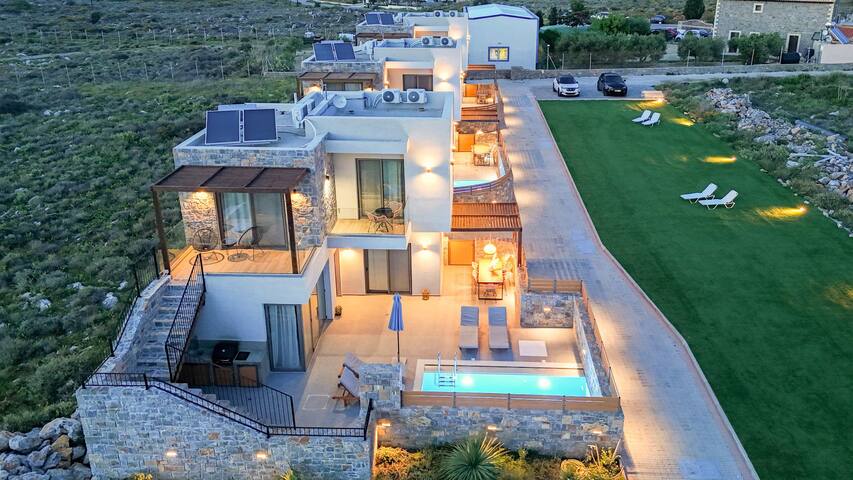 Stefi Pool Bliss Villas – Premium Summer Getaways gallery image 4