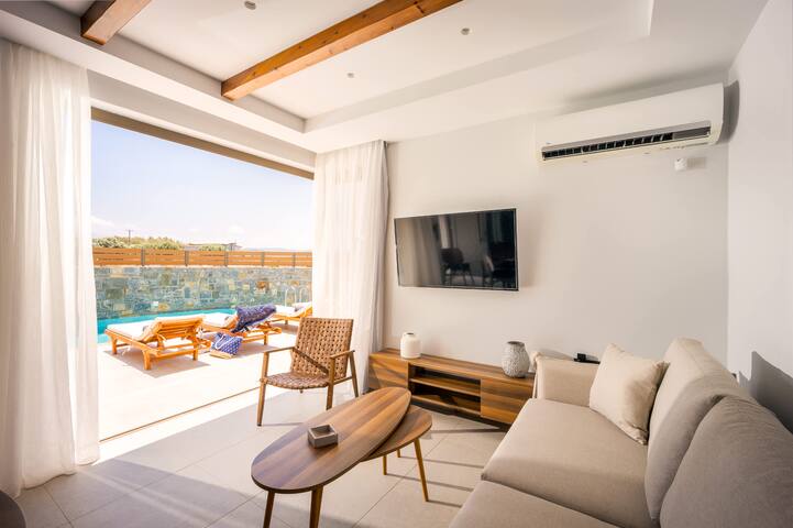 Stefi Pool Bliss Villas – Premium Summer Getaways gallery image 3