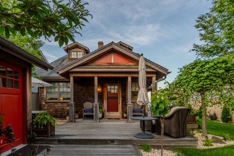 Ocean Front Property in Wickford Village