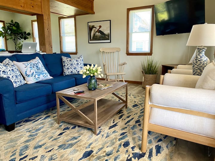 Spacious Oceanside Retreat — 5 Min Walk - Outer Banks, NC
