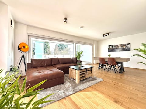 Top performing Airbnb: Happy Living – Lake Constance, billiards & balcony in Friedrichshafen