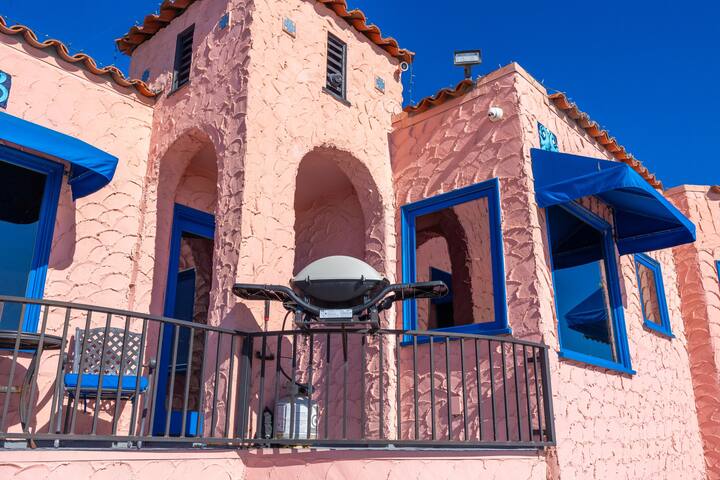 Pink Venetian (Upper Unit) gallery image 2