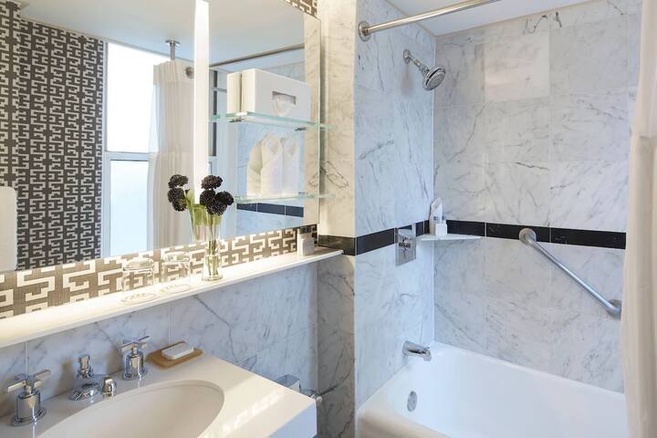 Enjoy a Hassle-Free and Suiting Stay! Four Units! gallery image 5