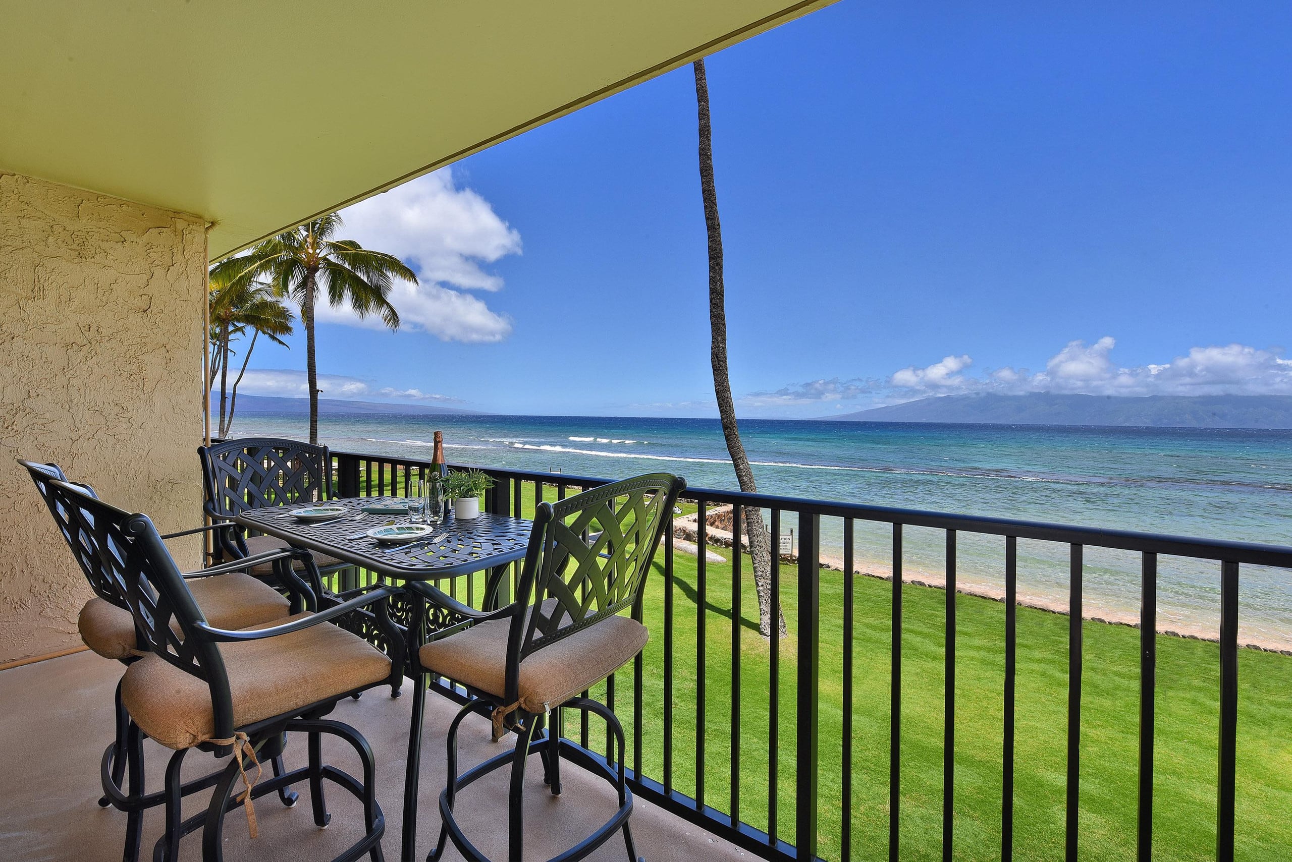 Condo in Lahaina · ★5.0 · 1 bedroom · 2 beds · 1 bath - Image 3