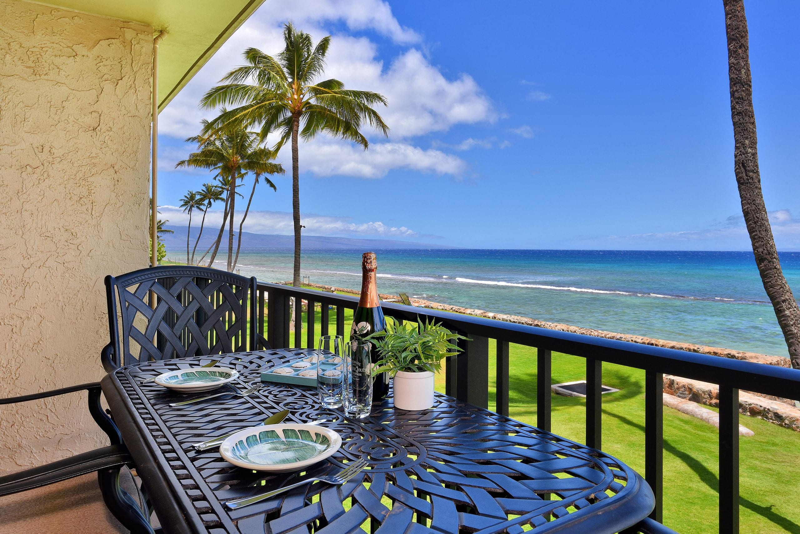 Condo in Lahaina · ★5.0 · 1 bedroom · 2 beds · 1 bath - Image 33