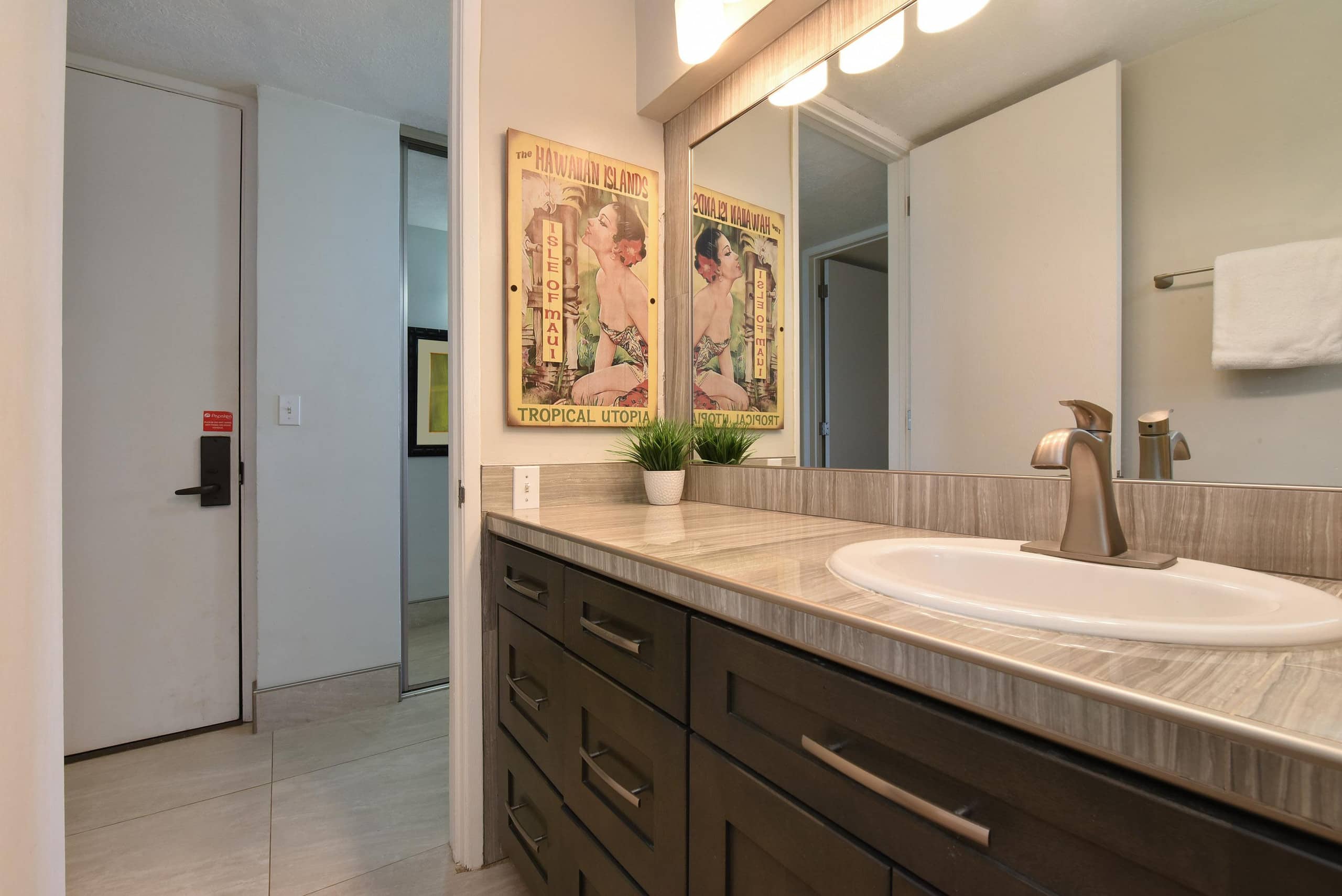 Condo in Lahaina · ★5.0 · 1 bedroom · 2 beds · 1 bath - Image 12