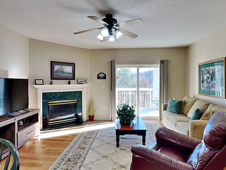 Cozy Corner | Great Views, Fireplace + Lazy River! - Condominiums