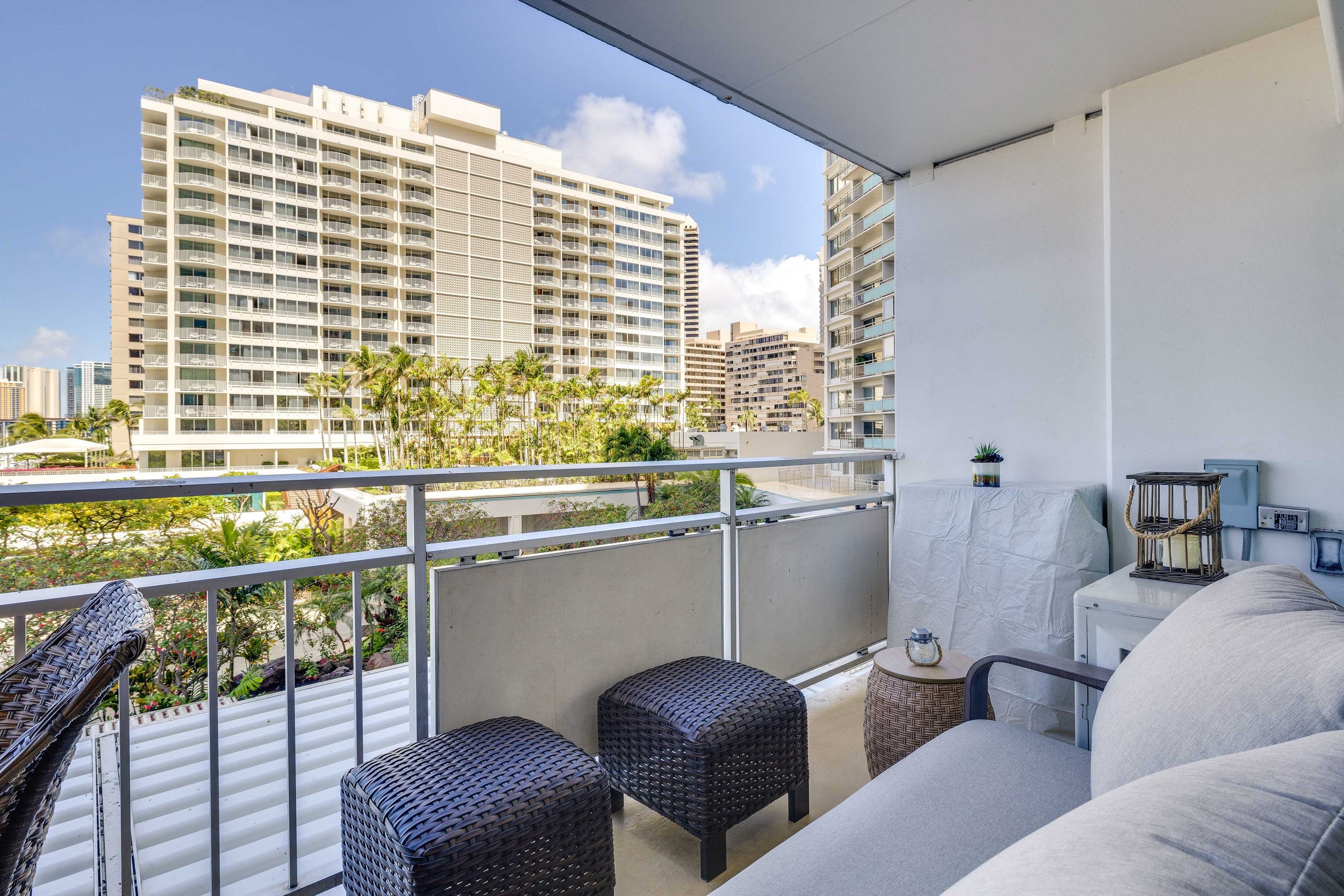 Honolulu Studio w/ Ocean View: Parking Included! - Image 17