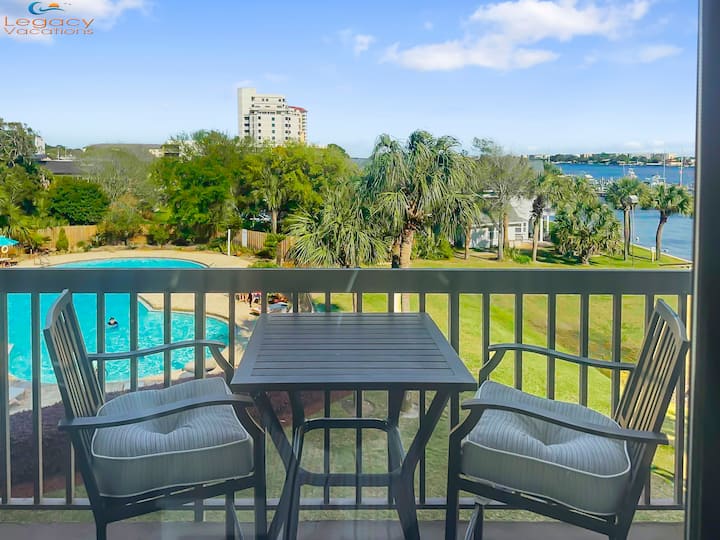 Studio Waterfront Condo - Close To Everything! - Mary Esther, FL