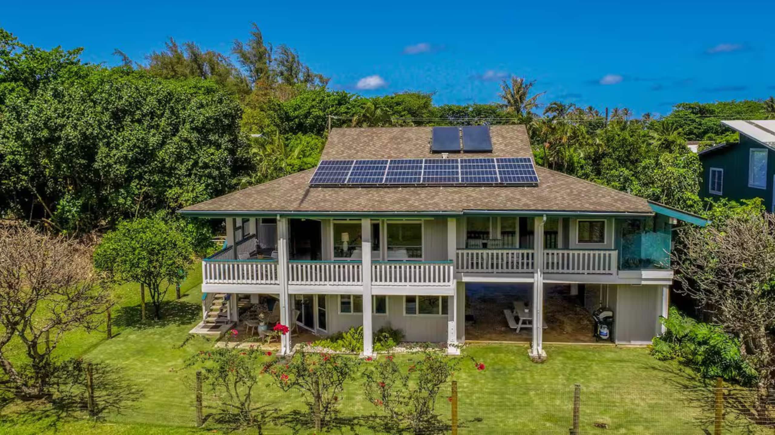 Home in Hanalei · ★4.9 · 3 bedrooms · 6 beds · 3 baths - Photo 32