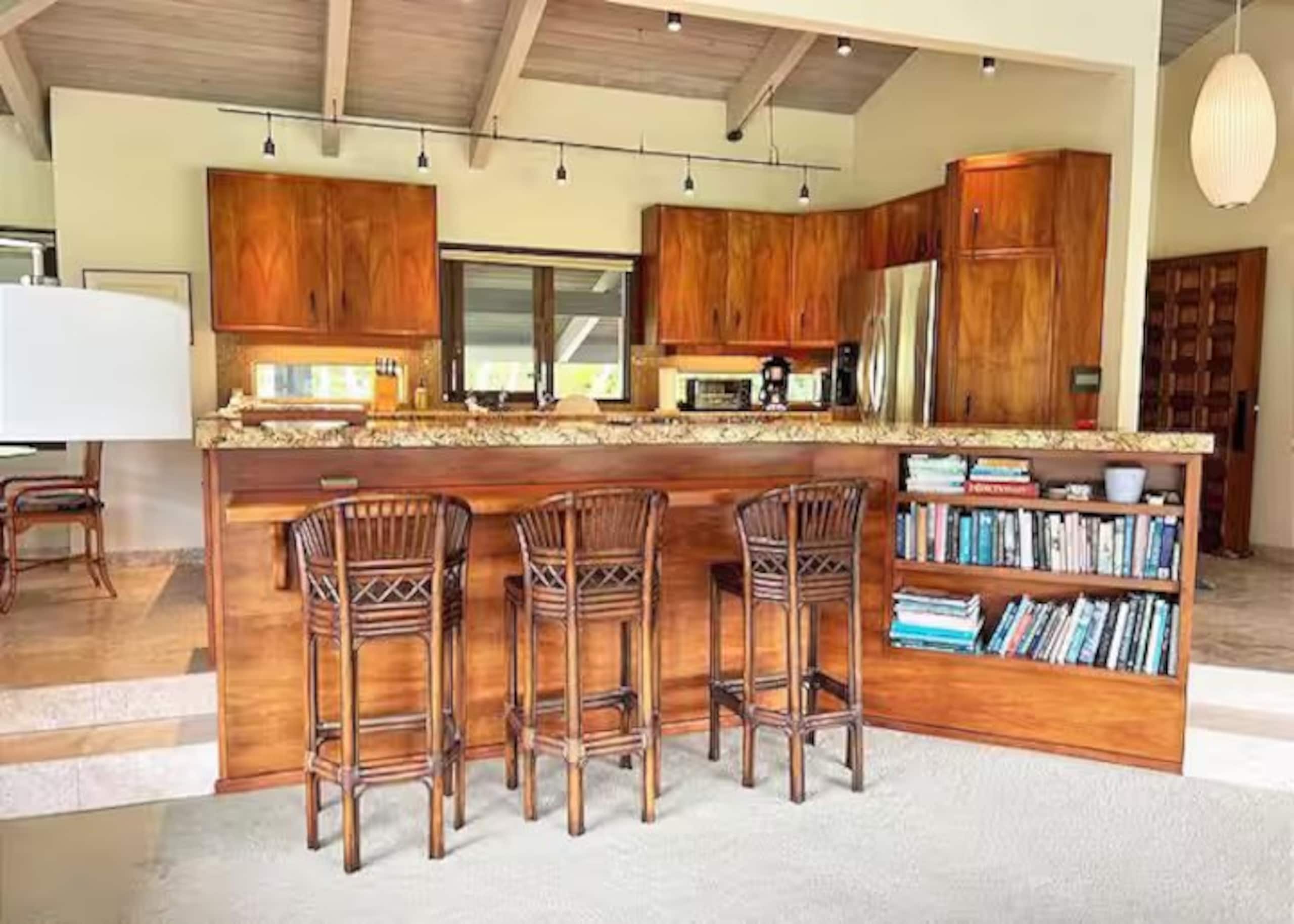 Home in Hanalei · ★4.9 · 3 bedrooms · 6 beds · 3 baths - Photo 9