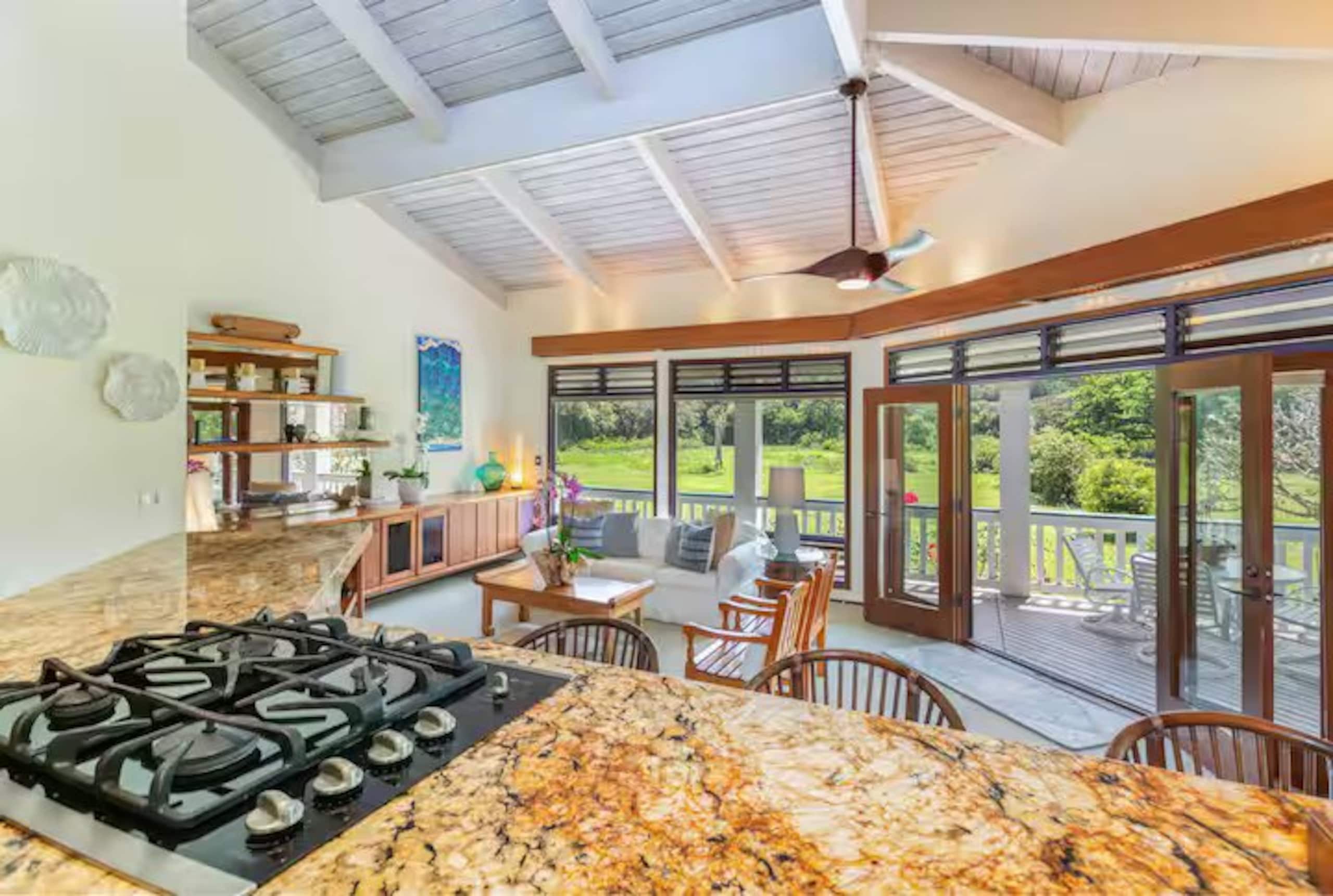 Home in Hanalei · ★4.9 · 3 bedrooms · 6 beds · 3 baths - Photo 6