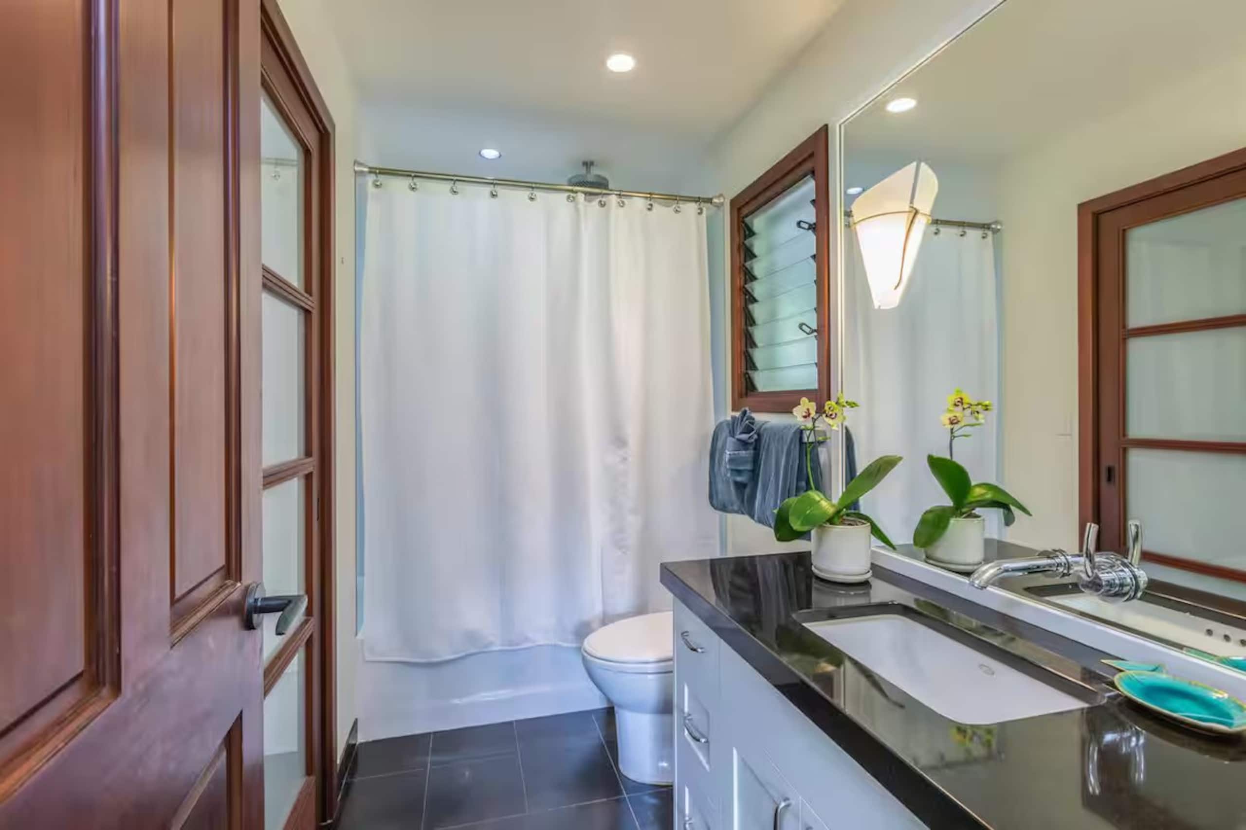Home in Hanalei · ★4.9 · 3 bedrooms · 6 beds · 3 baths - Photo 27