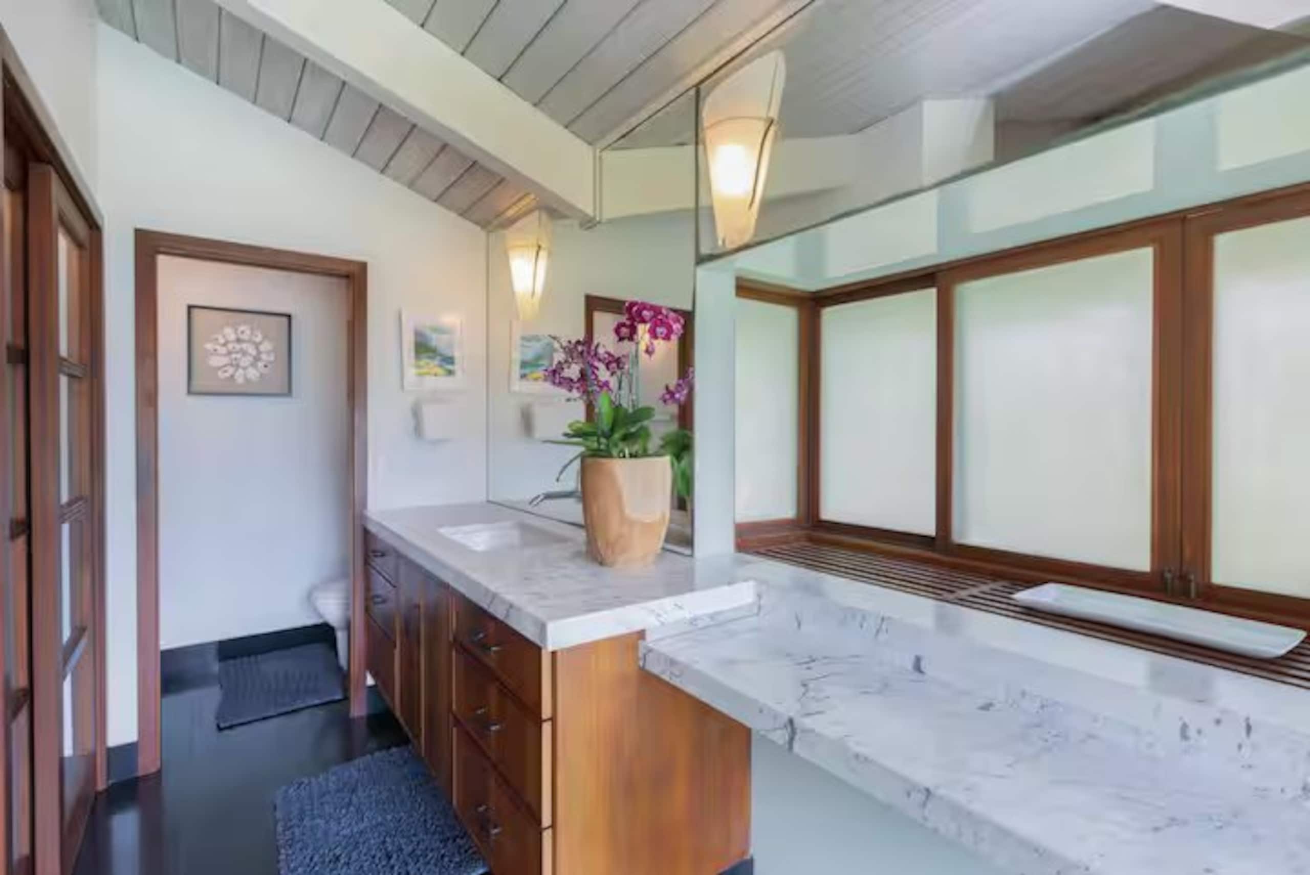 Home in Hanalei · ★4.9 · 3 bedrooms · 6 beds · 3 baths - Photo 24