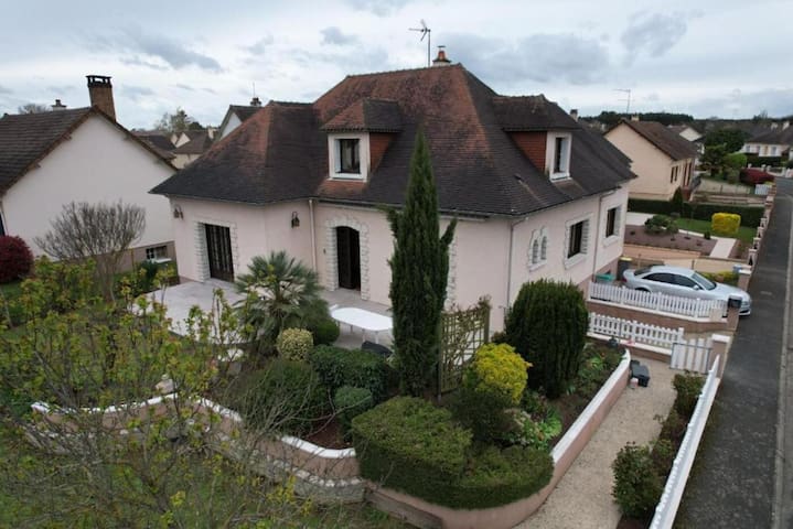 Flora Et Héléna managed Airbnb listing 3