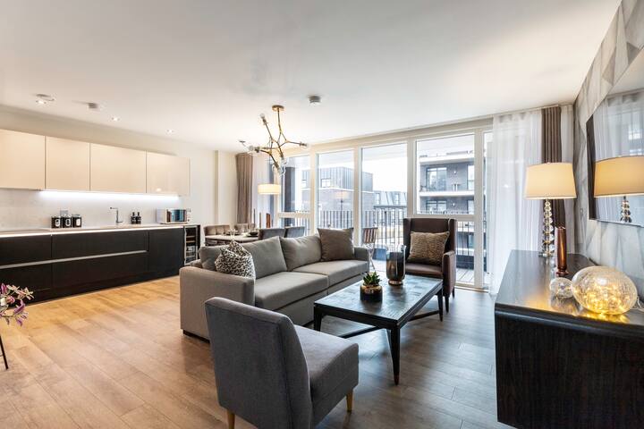 Offer – Showroom Splendour, Luxe London Elegance