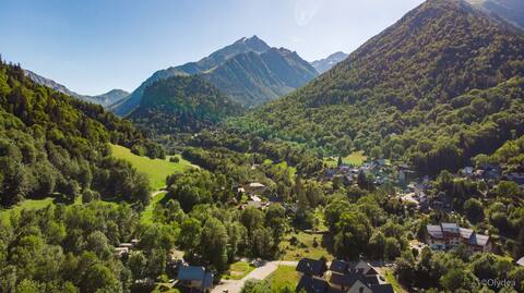Alps Family Fun: 2 Apts with Children’s Play Area