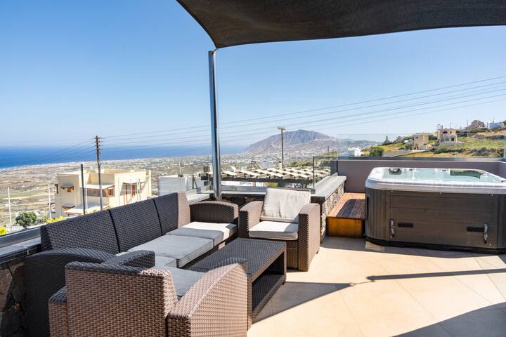 Amaranthine Villa gallery image 2