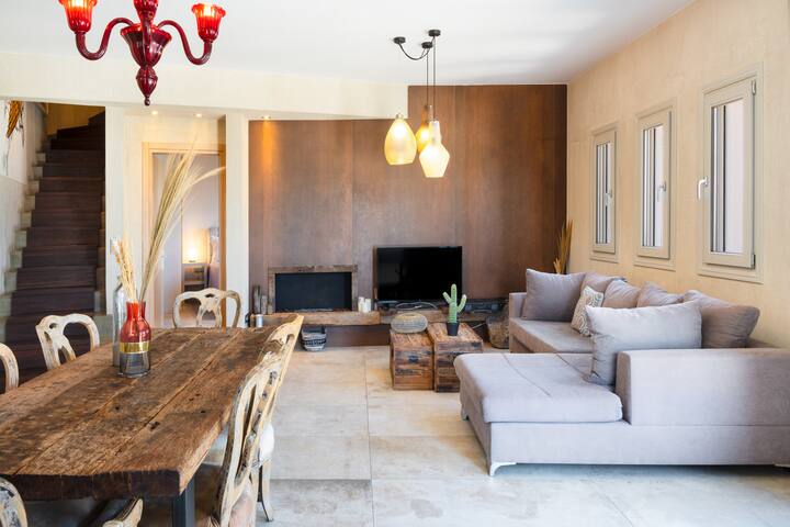 Amaranthine Villa gallery image 5