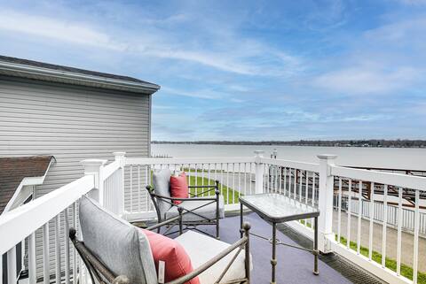 Waterfront Buckeye Lake House: Deck + Views!
